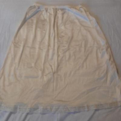 Women's Slips and lingerie  Size L 32" / 36 / 42 / L / XL