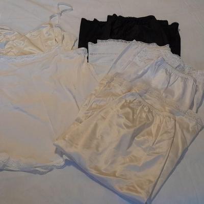Women's Slips and lingerie  Size L 32" / 36 / 42 / L / XL