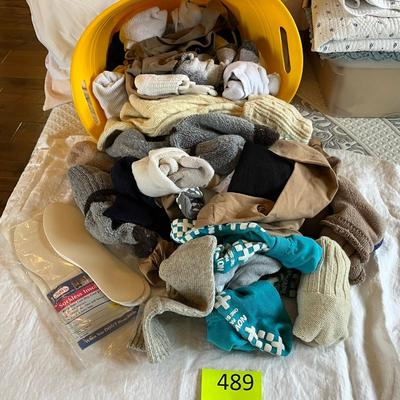 Tub of Men's Socks