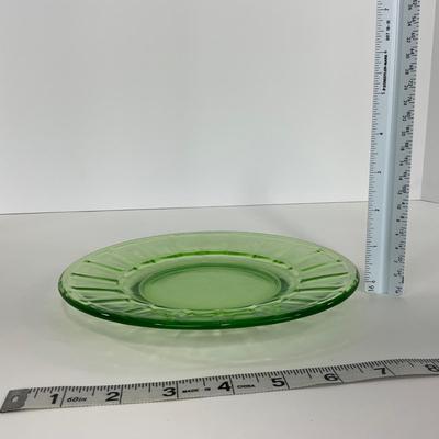 -134- URANIUM | Green Depression Small Plates