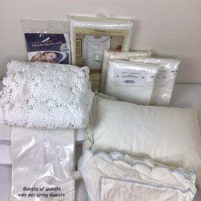 125 White Linen Lot