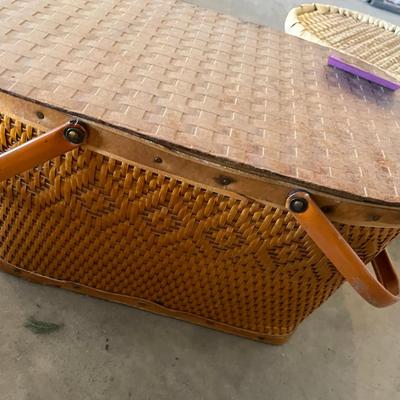 Picnic baskets
