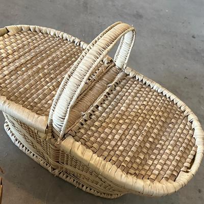 Picnic baskets