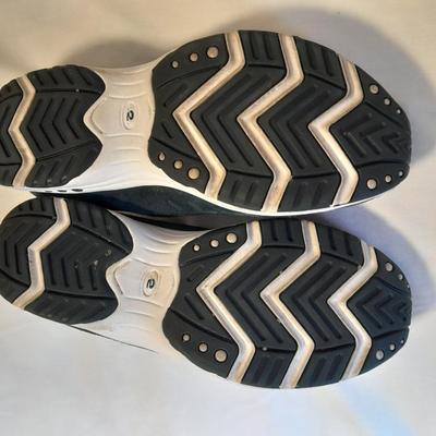 Two pair of Women's Loafer Shoes Easy Spirit size 10 and Sketchers Size 9
