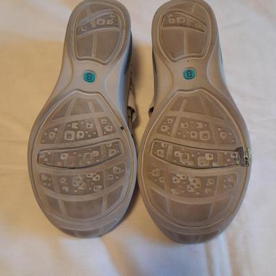 Women's Sandles and Flats BZees, Clarks, Easy Spirit Size 10M