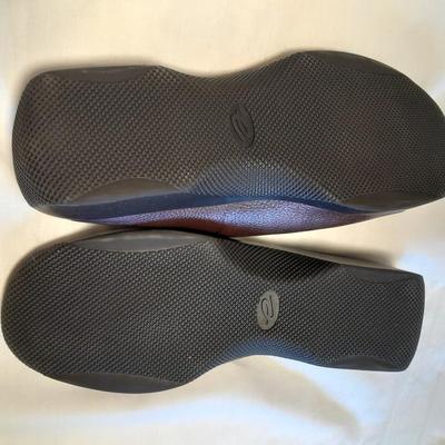 Women's Sandles and Flats BZees, Clarks, Easy Spirit Size 10M