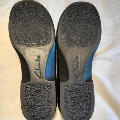 Women's Sandles and Flats BZees, Clarks, Easy Spirit Size 10M