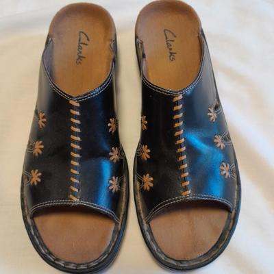 Women's Sandles and Flats BZees, Clarks, Easy Spirit Size 10M