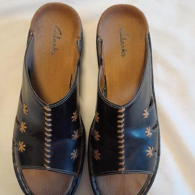 Women's Sandles and Flats BZees, Clarks, Easy Spirit Size 10M