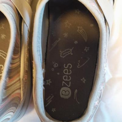 Women's Sandles and Flats BZees, Clarks, Easy Spirit Size 10M