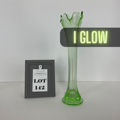 -142- URANIUM | Green Mid Century Stretch Vase