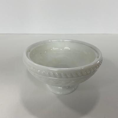 -145- GLASSWARE | Milk Glass Bird Covered Dish
