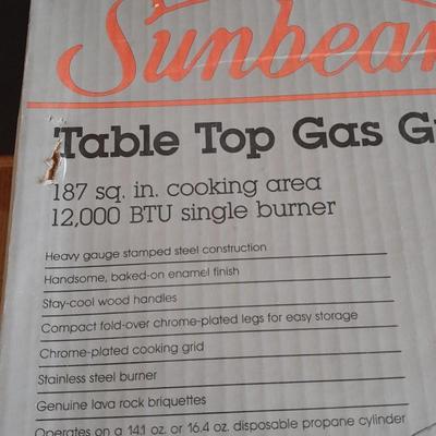Sunbeam Tabletop Gas Grill Model 8205 New in the box