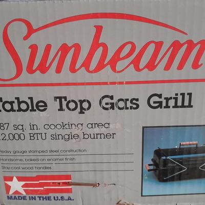 Sunbeam Tabletop Gas Grill Model 8205 New in the box