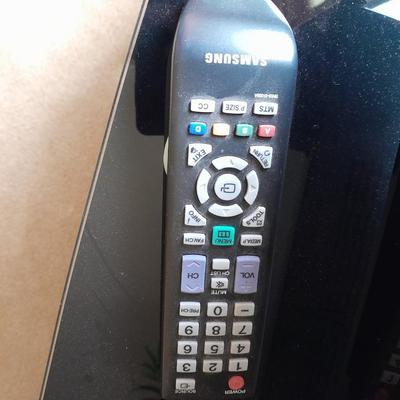 Working Samsung 40" LCD Television with Remote Control