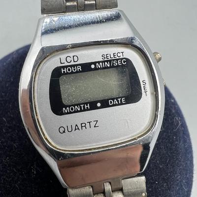 Retro Made in Hong Kong LCD Quartz Digital Watch