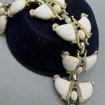 Vintage Kramer Fashion Bracelet Costume Jewelry White Plastic Lucite