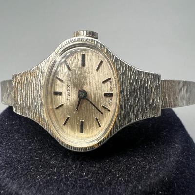 Vintage Textured Silvertone Hinged Cuff Style Womans Ladies Watch