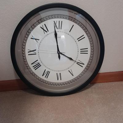 Huge Chaney 21.5" Round Decorative Wall Clock