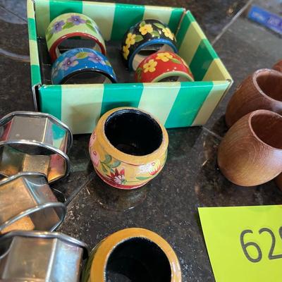 Lot of napkin rings.