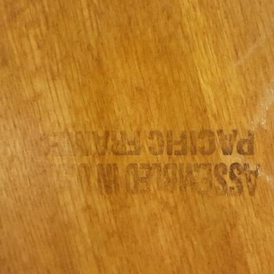 Beautiful Oak round claw footed pedestal Table with 4 chairs and a leaf
