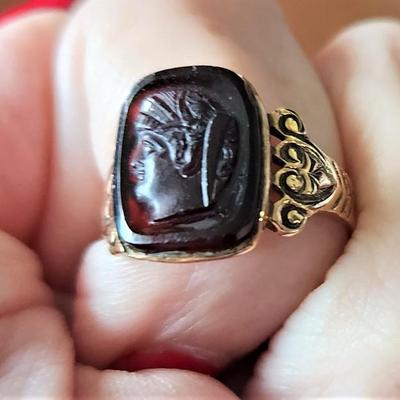 Lot #111 Antique English 9ct gold ring - size 7