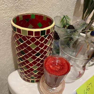 Lot of vases and pots.
