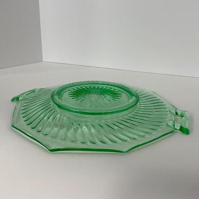 -149- URANIUM | Green Imperial Twisted Optic Cake Plate