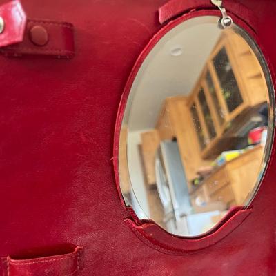 Travel toiletry case
