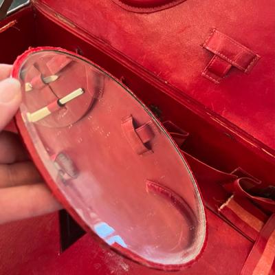 Travel toiletry case