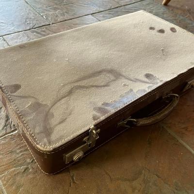 Travel toiletry case