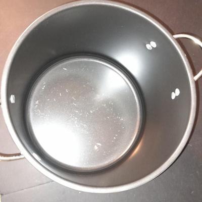 9.5" tall Stockpot with lid