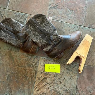 Boots & boot jack