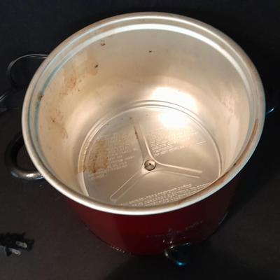 Three-piece Crock pot with two serving platters