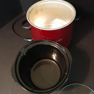 Three-piece Crock pot with two serving platters