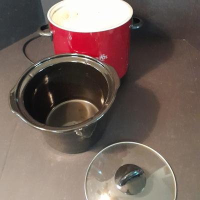 Three-piece Crock pot with two serving platters