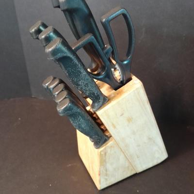 Knife block with Heirloom Silverplate platter and Wm Rogers serving spoon