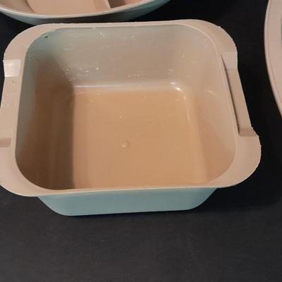 Eagle Microwave dishes and plastic storage container