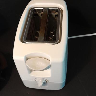 Toastmaster round waffle maker and Kitchen selectives two slice toaster