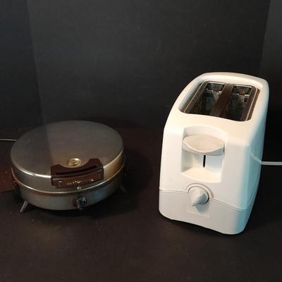 Toastmaster round waffle maker and Kitchen selectives two slice toaster