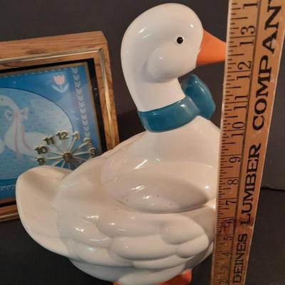 Goose Decorations Kitchen Towels, Cookie jar, Wall clock and placemats
