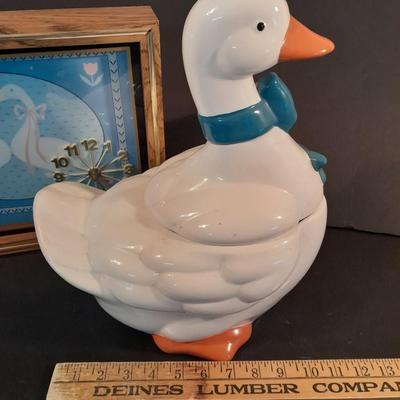 Goose Decorations Kitchen Towels, Cookie jar, Wall clock and placemats