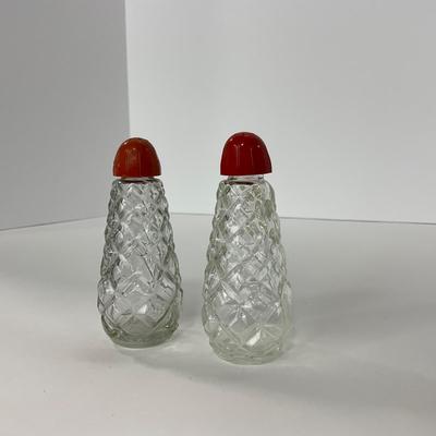 -155- GLASSWARE | Anchor Hocking Glass Co. | Salt & Pepper Shakers