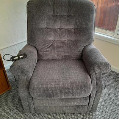 Working Pride Heritage 3-Position Reclining Lift Chair