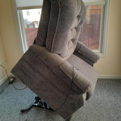 Working Pride Heritage 3-Position Reclining Lift Chair
