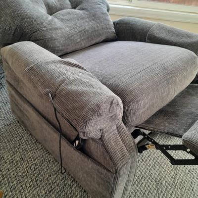 Working Pride Heritage 3-Position Reclining Lift Chair