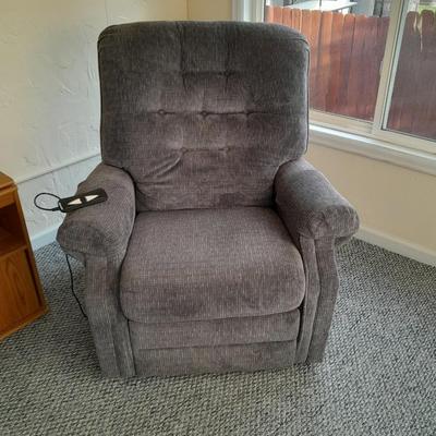 Working Pride Heritage 3-Position Reclining Lift Chair