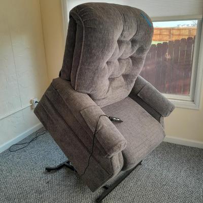 Working Pride Heritage 3-Position Reclining Lift Chair