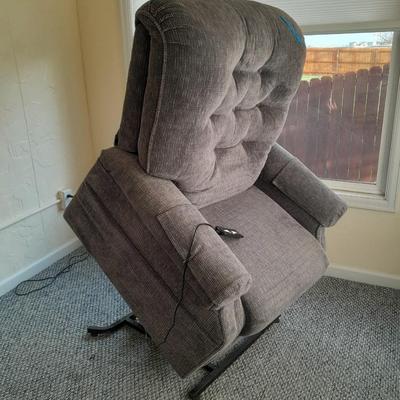 Working Pride Heritage 3-Position Reclining Lift Chair
