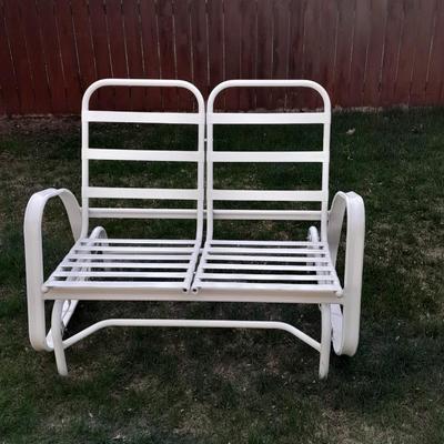 Sunbeam Patio Gliding bench with cushions